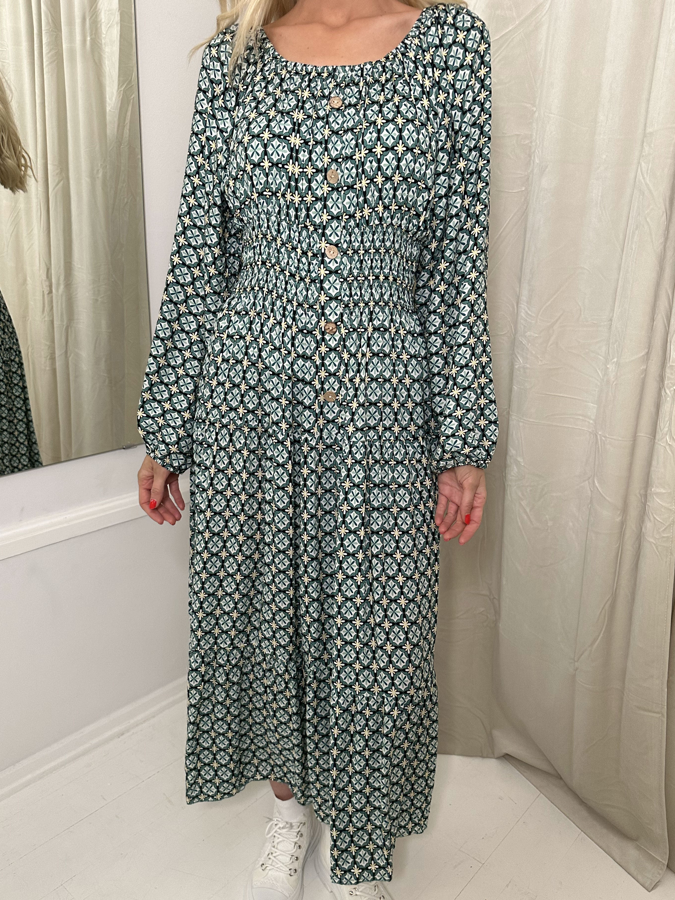 Noemi - Lång klänning med bred gummiband i midjan